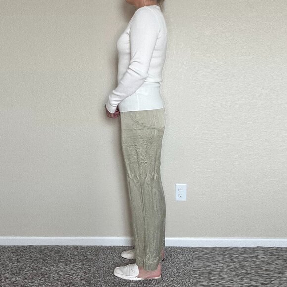 White H&M Sweater Size M - Picture 3 of 9